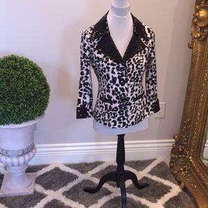 Clara S. - Leopard print blazer jacket